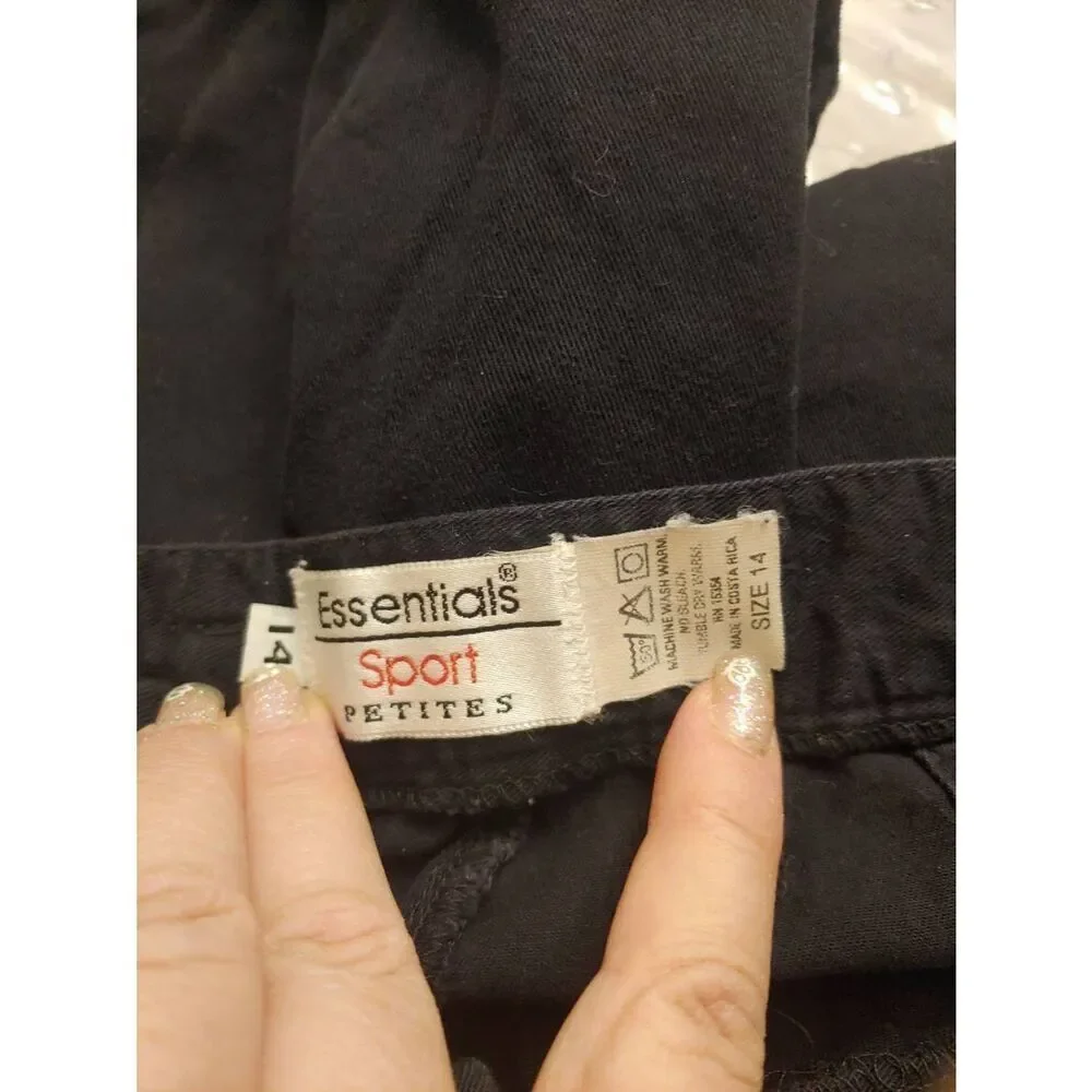 Essentials Sports Petites Women's Size 14 Black Pleated Cuffed Chino Shorts
